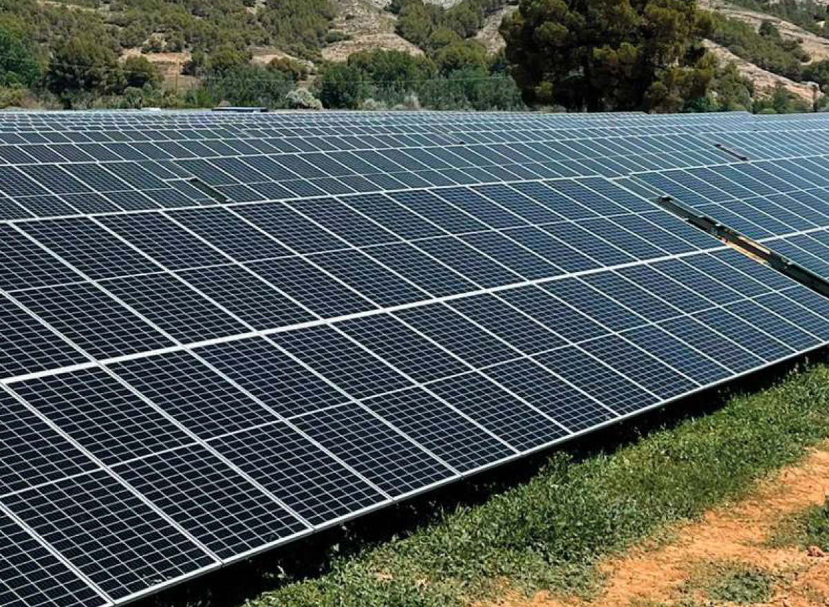 Imagen instalación solar fotovoltaia Rhea Partner - Ruano energía
